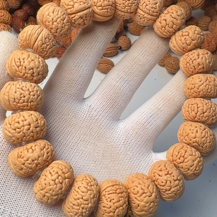 桃核吊坠龙鳞王飞碟手持