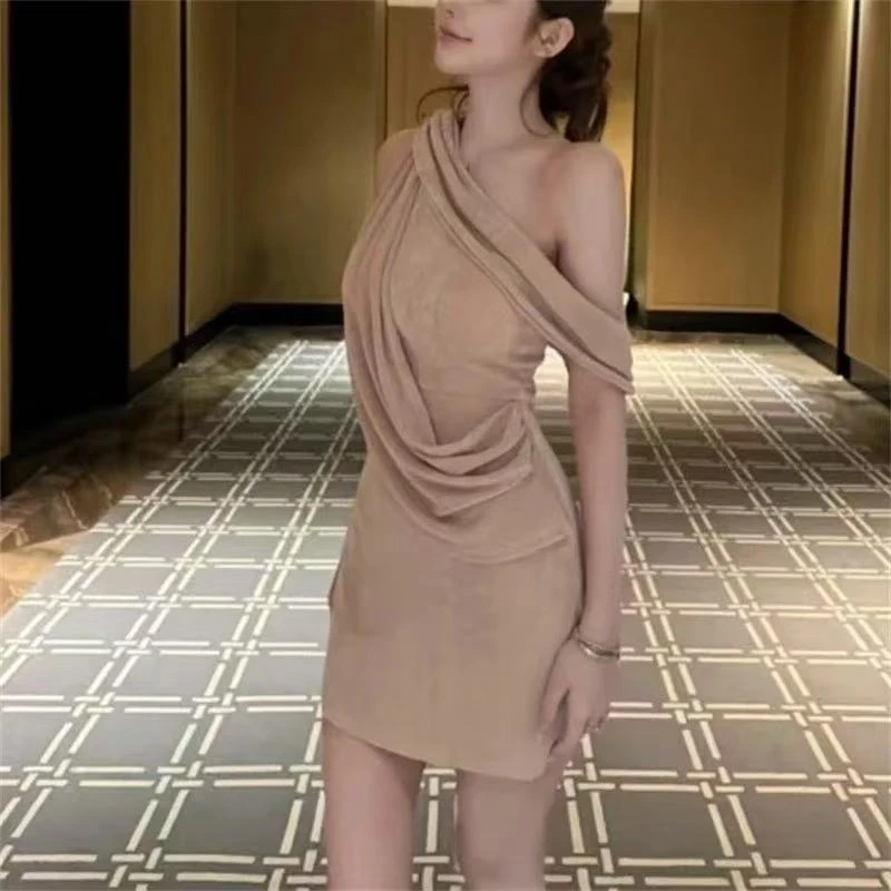 法式斜肩连衣裙女夏季性感名媛风气质修身显瘦紧身不规则包臀短裙