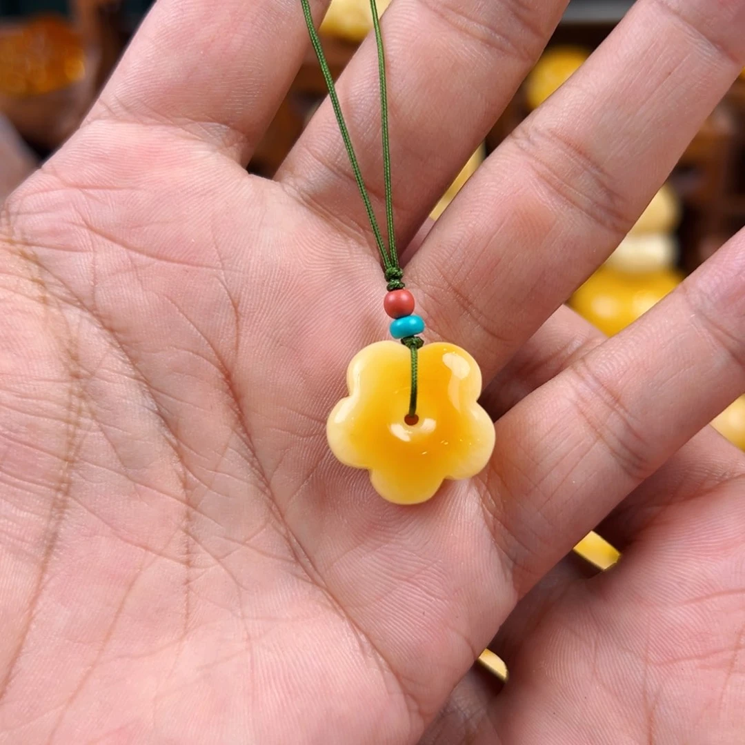 未镶嵌颈饰琥珀蜜蜡