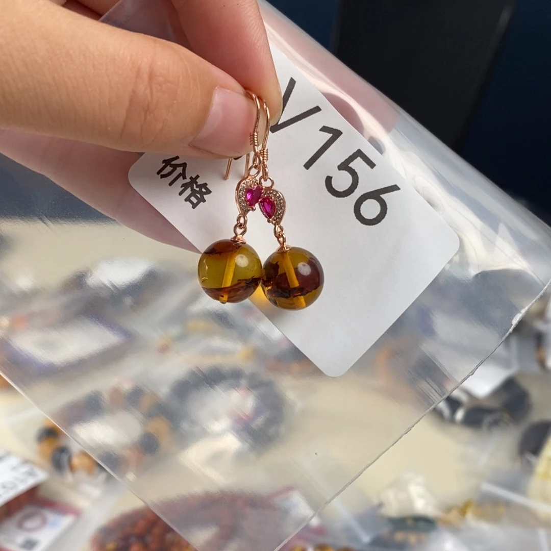 琥珀未镶嵌珠宝奇石