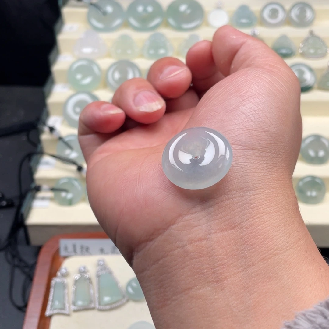 翡翠未镶嵌颈饰45678885567888