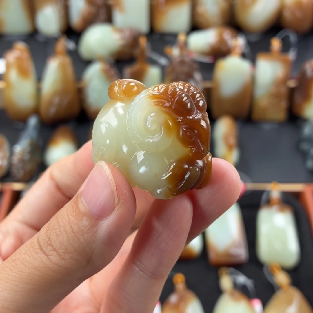 颈饰未镶嵌和田玉