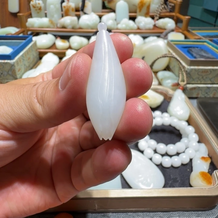 颈饰未镶嵌和田玉