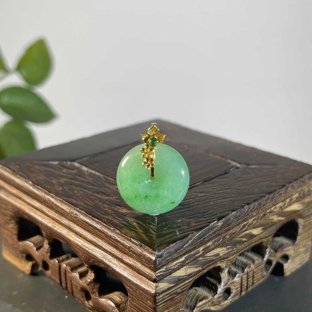 JGB22-123 天然缅甸A货翡翠 18K扣头平安扣