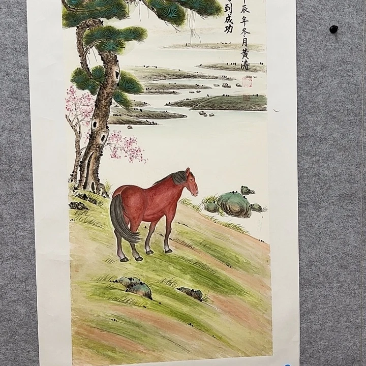 国画花鸟等图案和造型各有特色