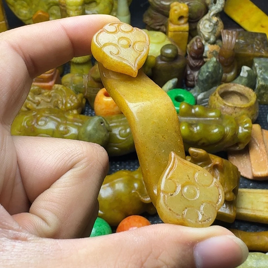 白玉菩提吊坠。。。