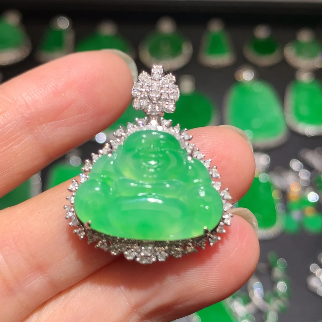 翡翠颈饰18K金镶嵌翡翠