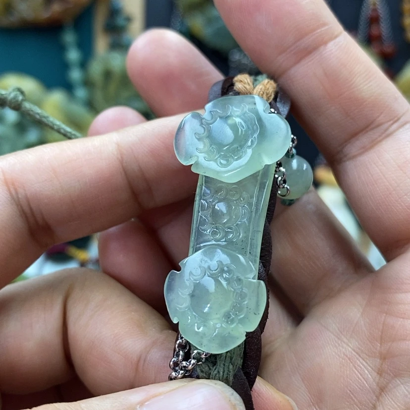 【闪购商品】蛇纹石玉未镶嵌手牌