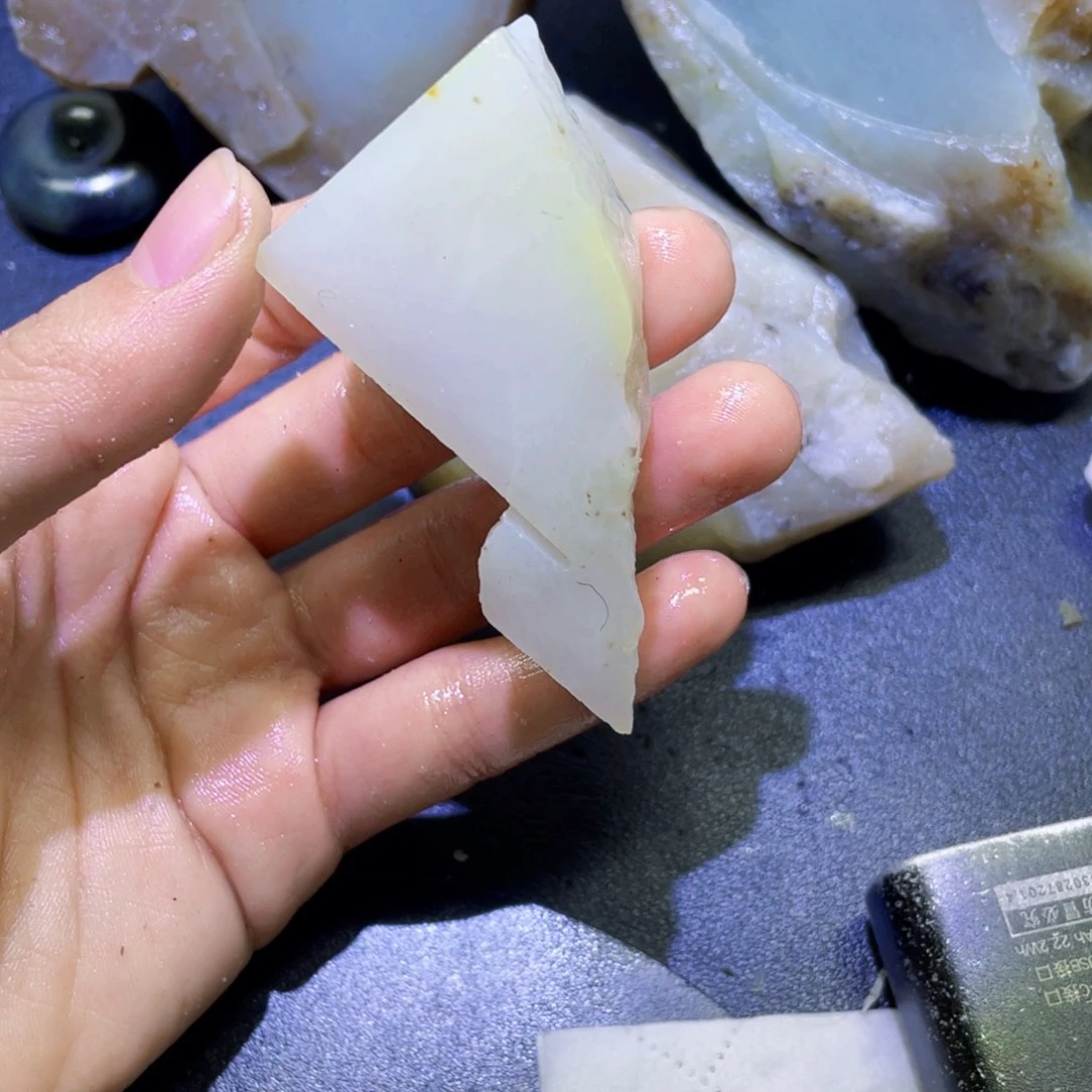 和田玉未镶嵌珠宝半成品