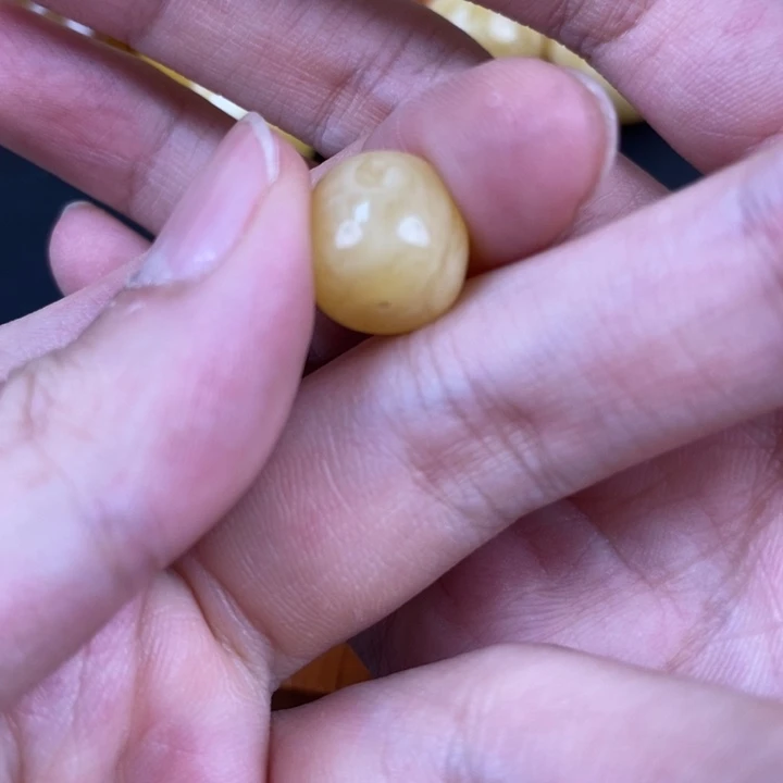 未镶嵌琥珀裸石微瑕18