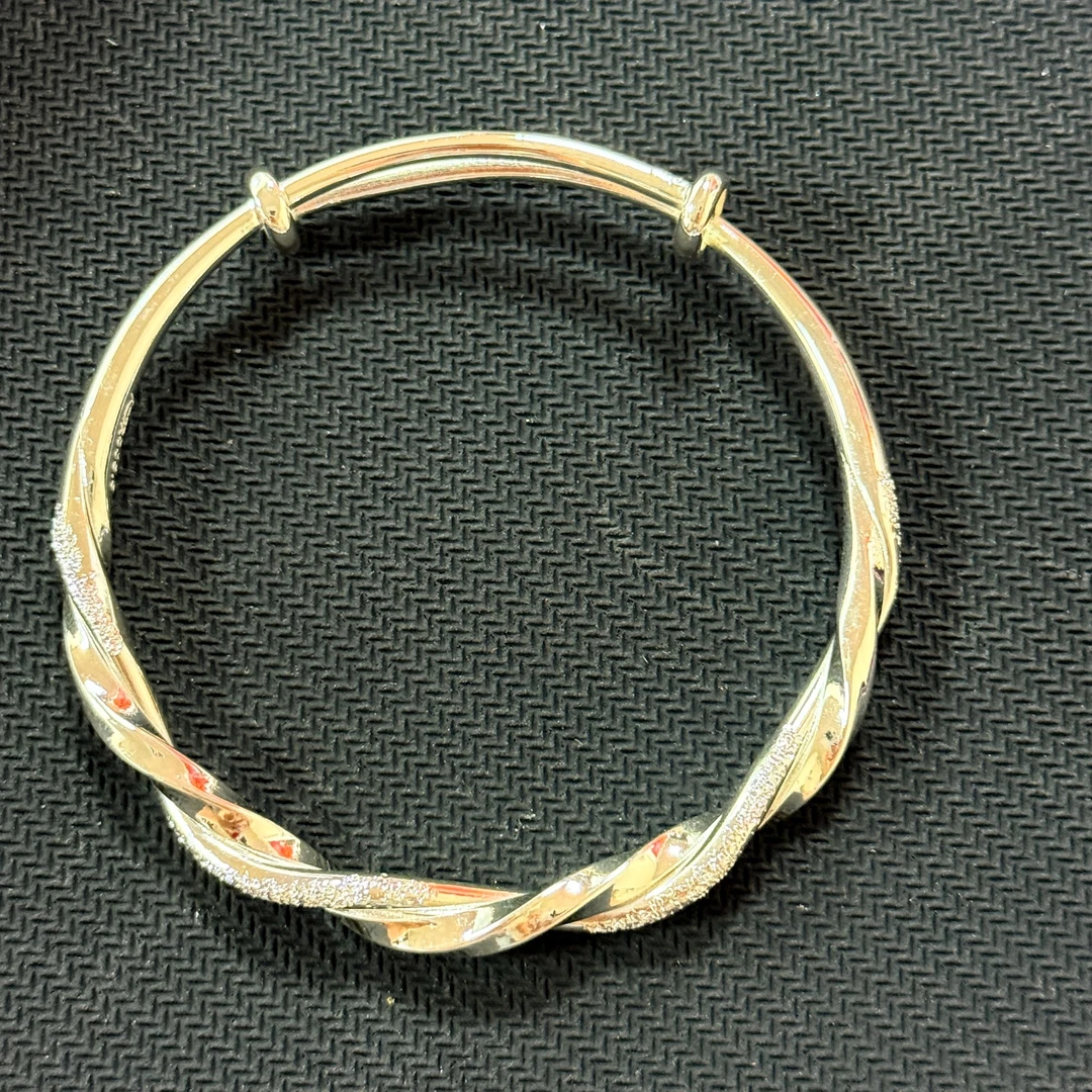 （鑫鑫）精品莫比乌丝银手镯（无礼盒）  S024