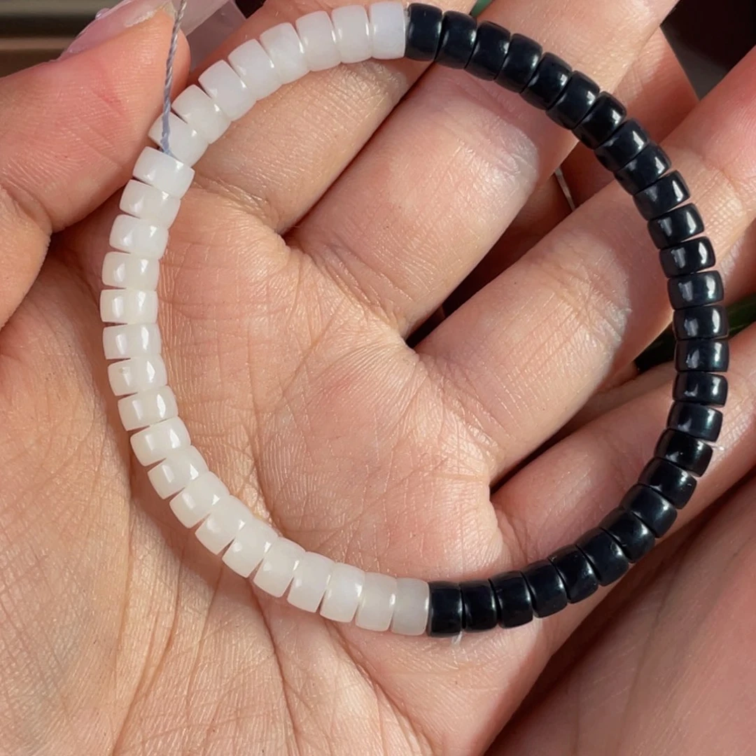 和田玉未镶嵌颈饰果****鞭