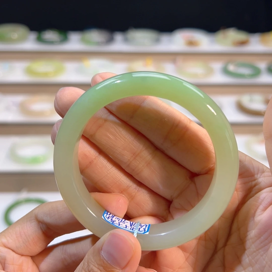 未镶嵌手镯和田玉  【翠青】