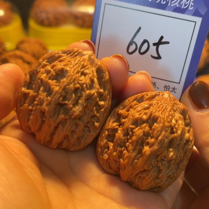 文玩核桃把件38虎头605、、