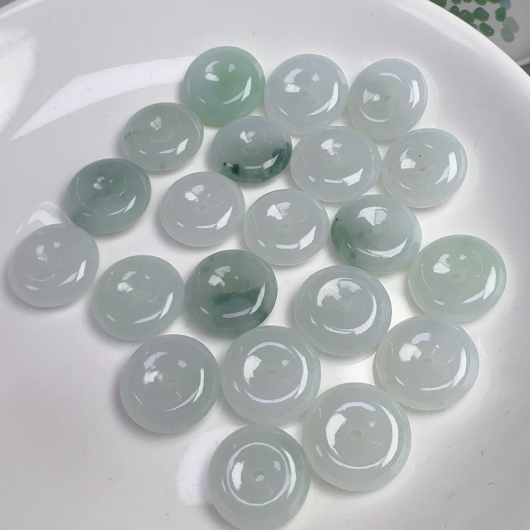 翡翠散珠平安扣一个