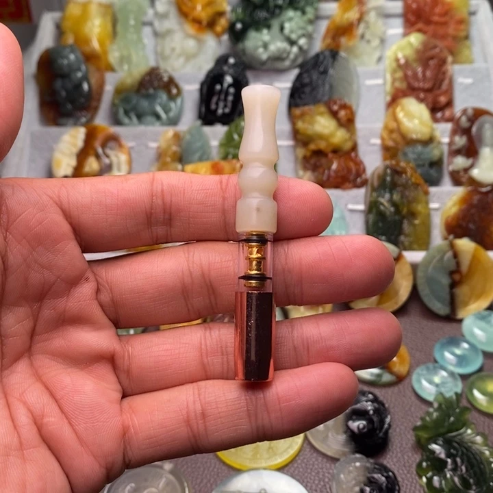 蛇纹石玉未镶嵌颈饰执**心