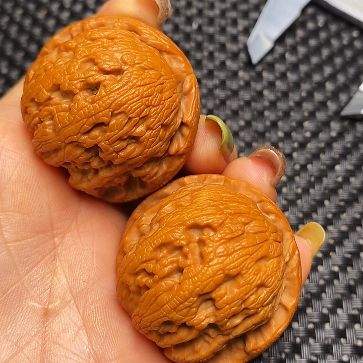 文玩核桃把件秦岭核桃