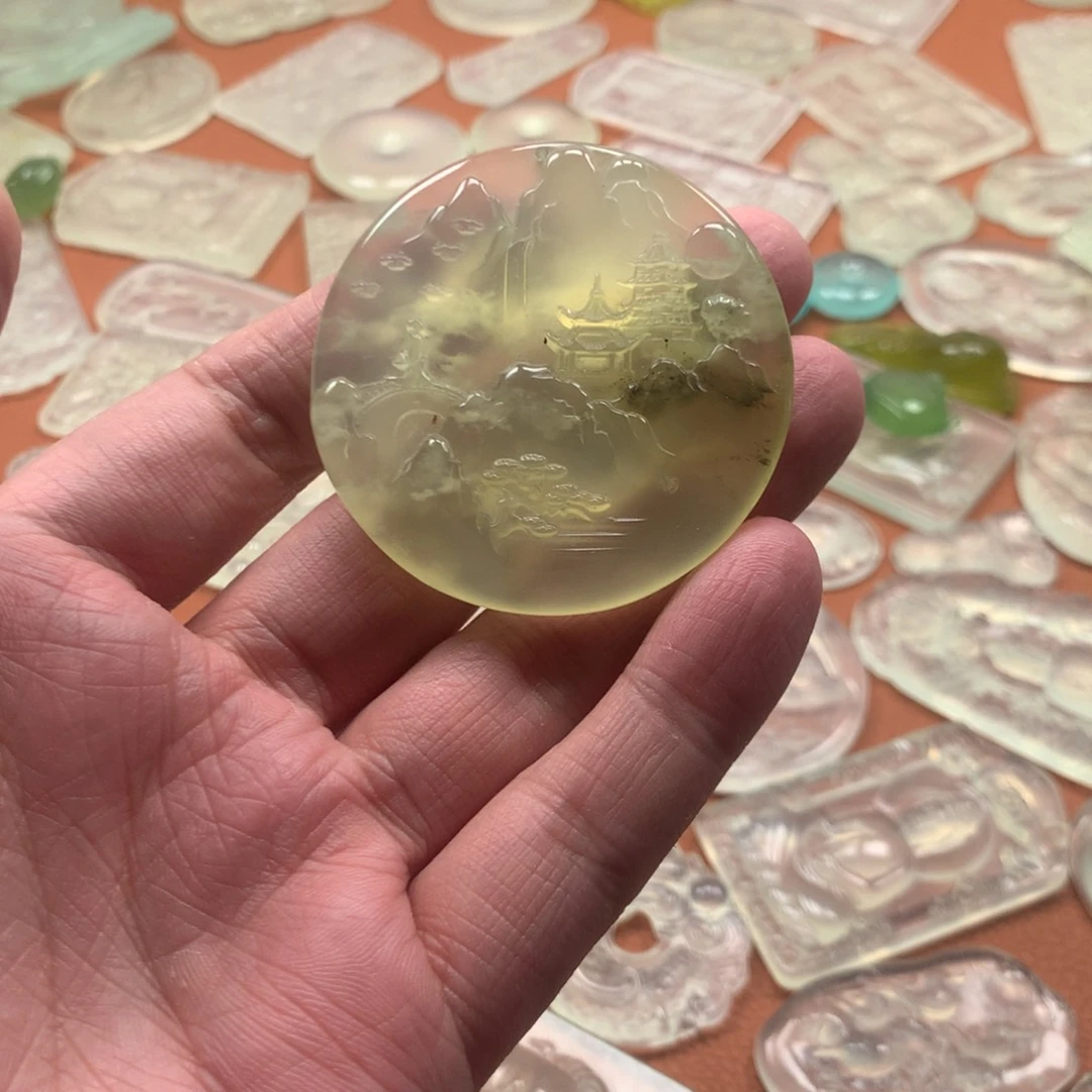 蛇纹石玉颈饰未镶嵌