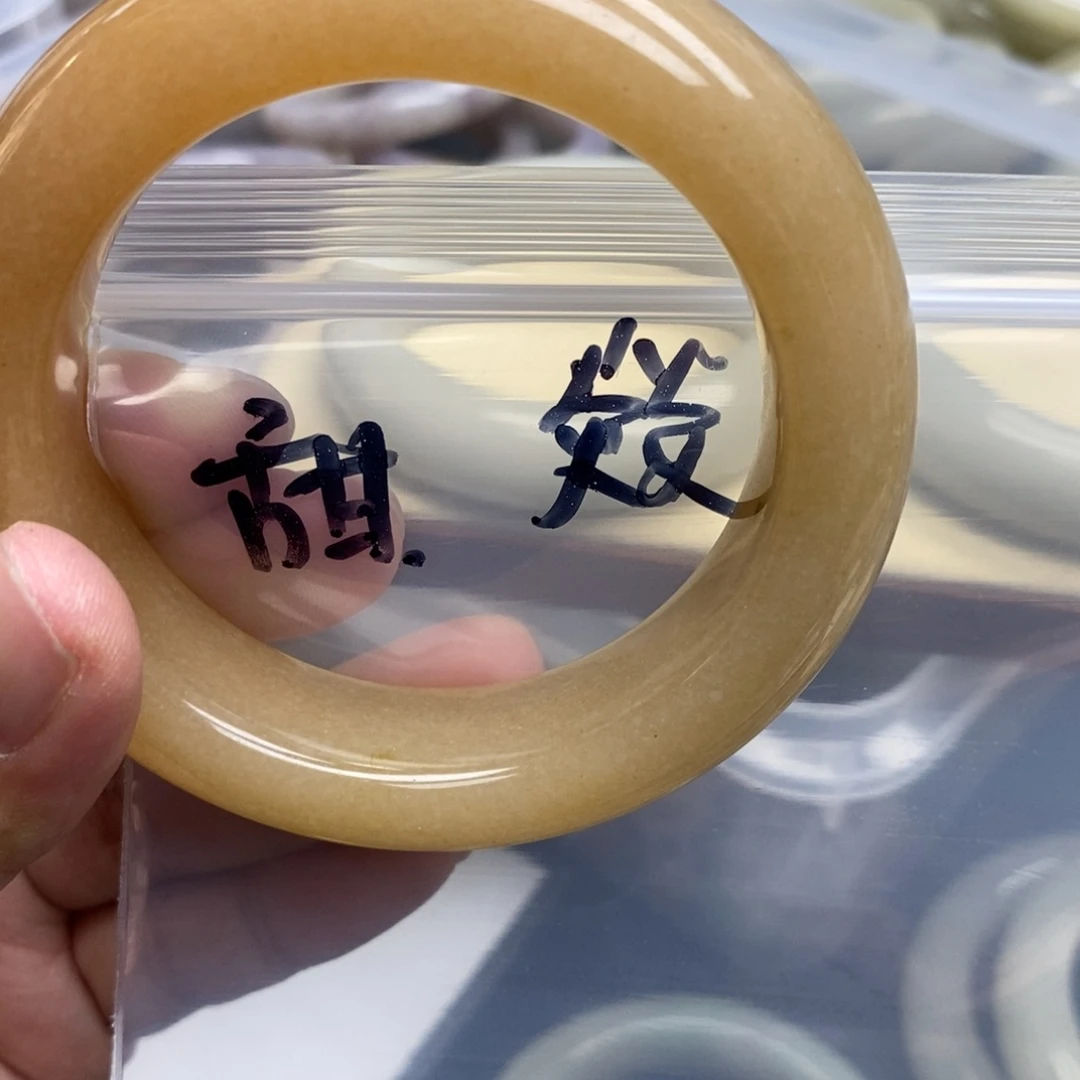 石英质玉手镯未镶嵌南*