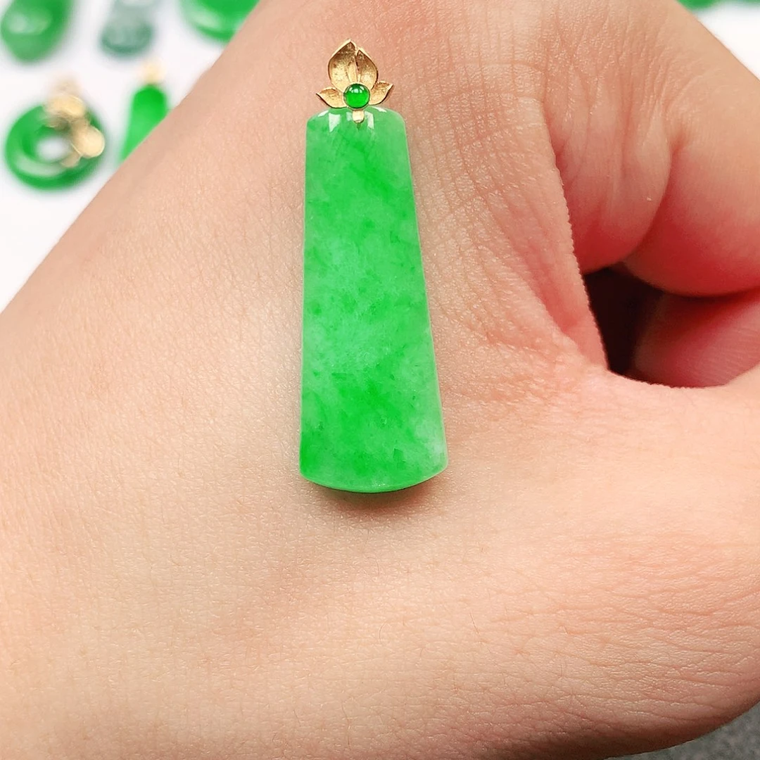 吊坠(不含链)18K金镶嵌翡翠