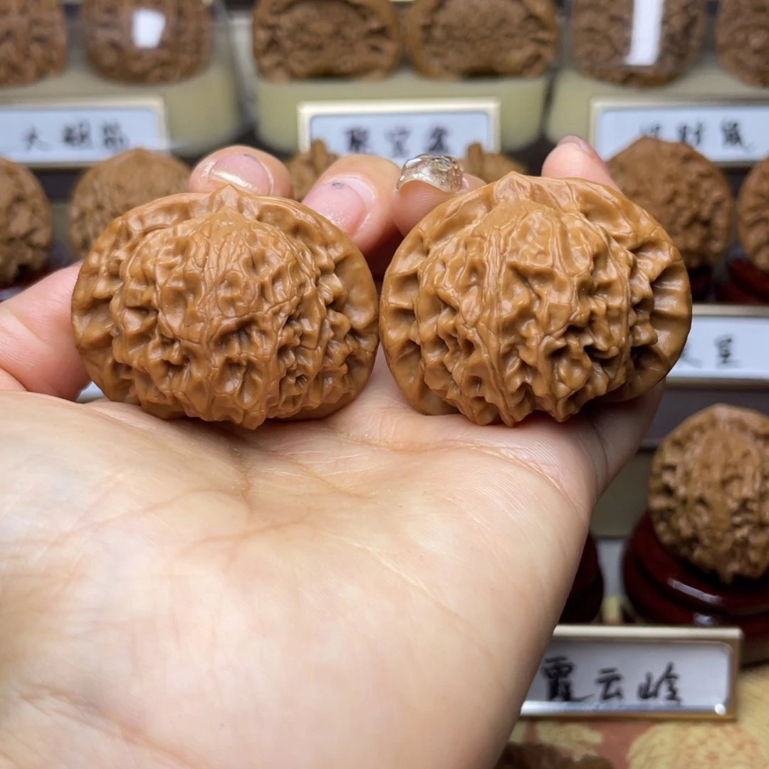 文玩核桃把件周****条宫灯43左右