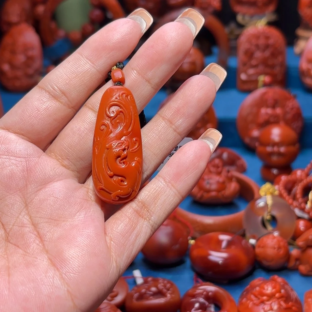 未镶嵌雕刻南红玛瑙
