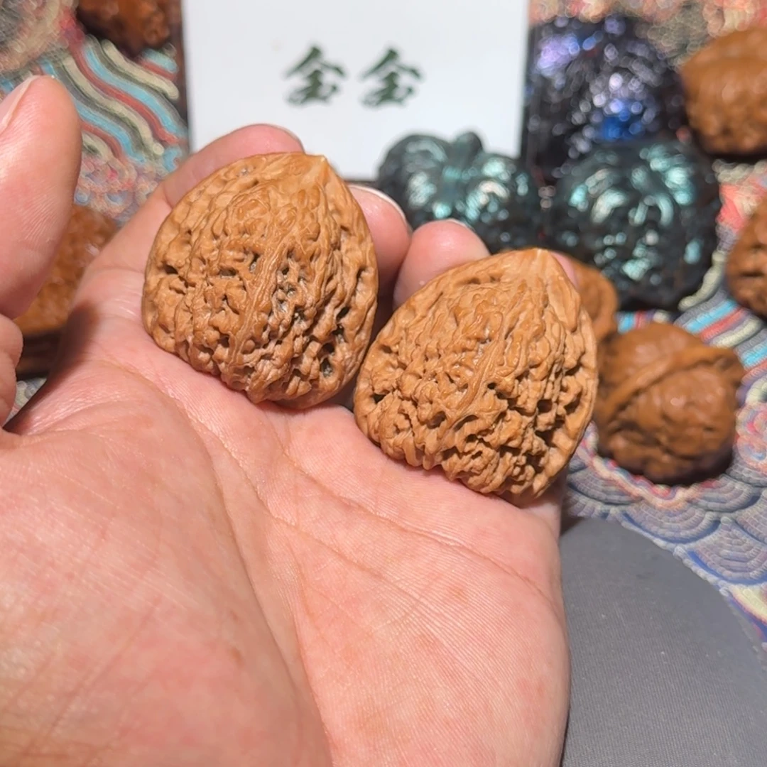 文玩核桃把件003三角蚂蚁纹南疆，尺寸36.5