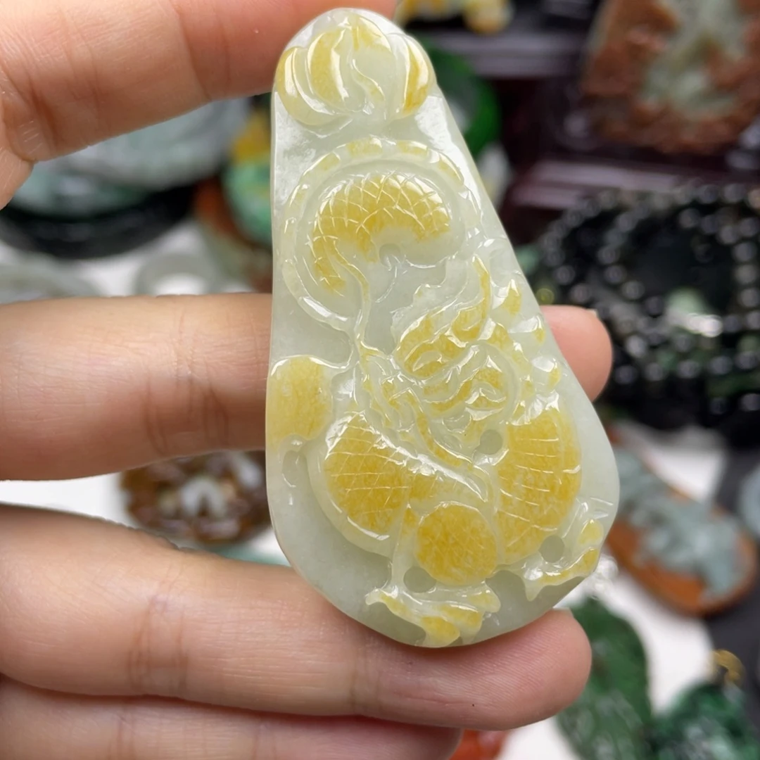 翡翠未镶嵌颈饰牌子