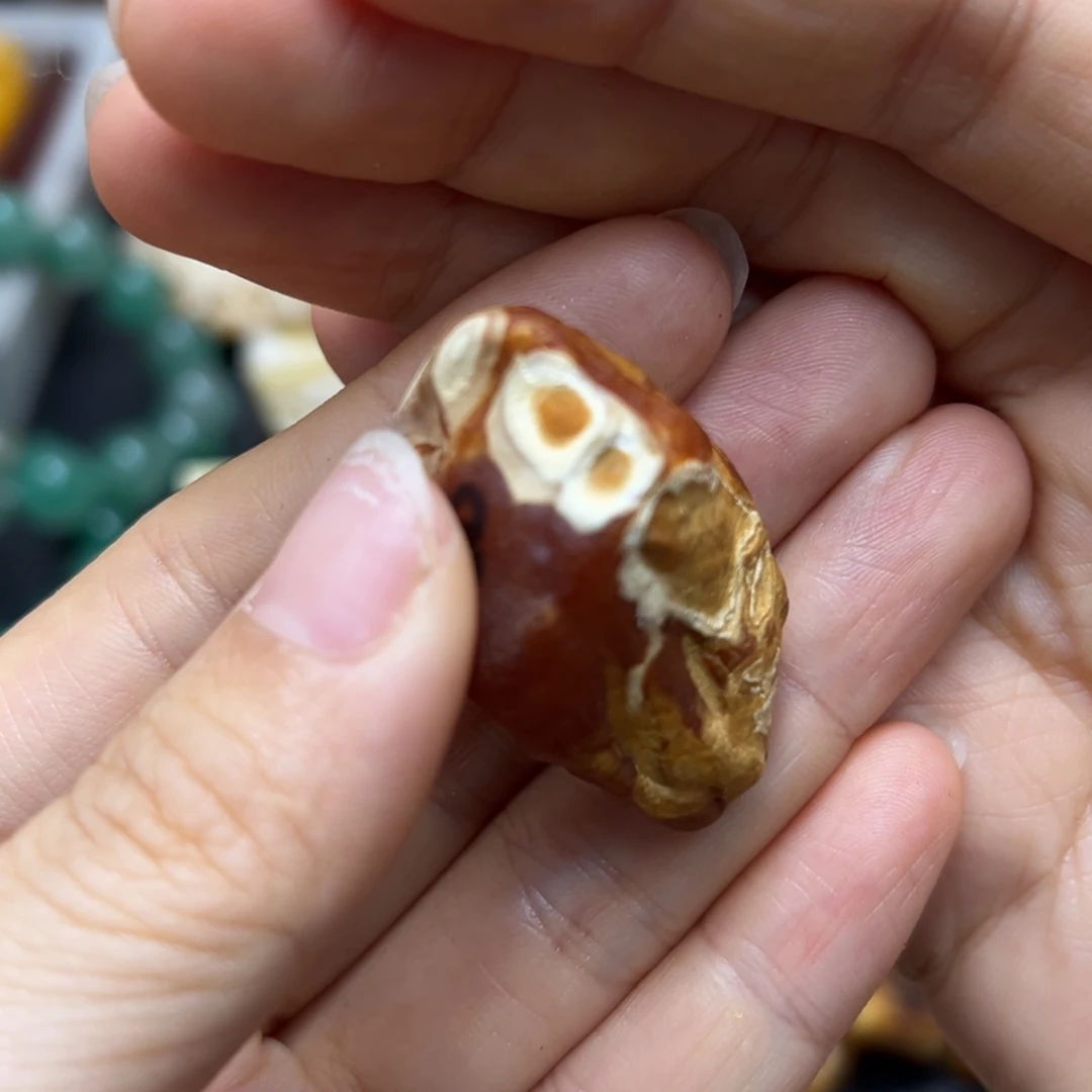 定制琥珀未镶嵌蜜蜡