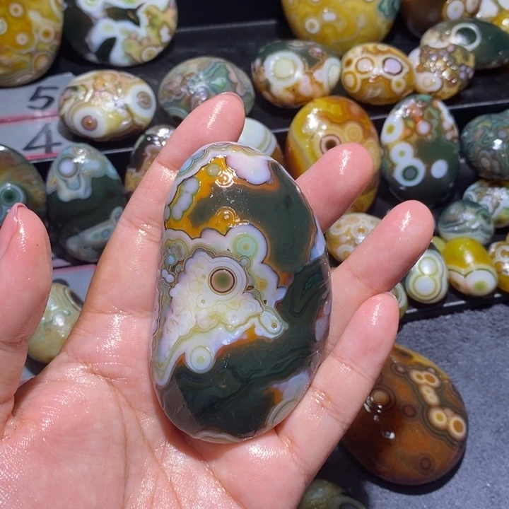 王***儒玛瑙/玉髓未镶嵌珠宝半成品