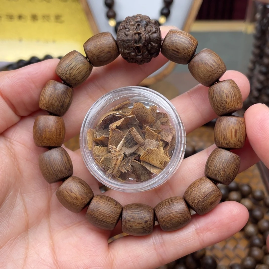 沉香碎屑沉香越南富森红土