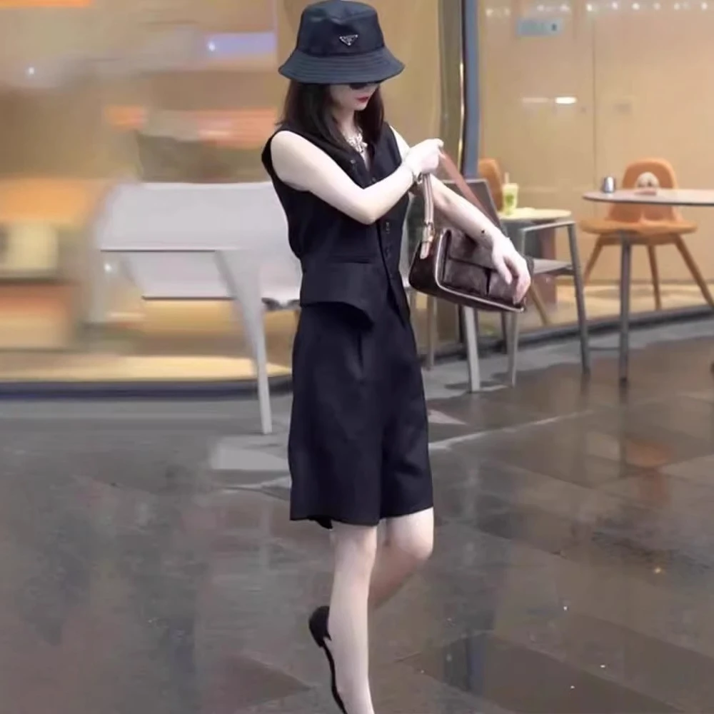 2024夏季新款设计感小众时髦无袖排扣马甲高腰休闲西裤两件套装女