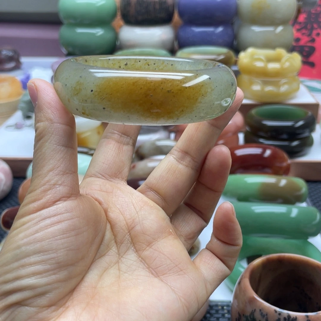 石英岩玉未镶嵌手镯