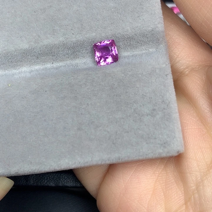 蓝宝石裸石1.06ct无烧薰衣草粉紫色蓝宝石