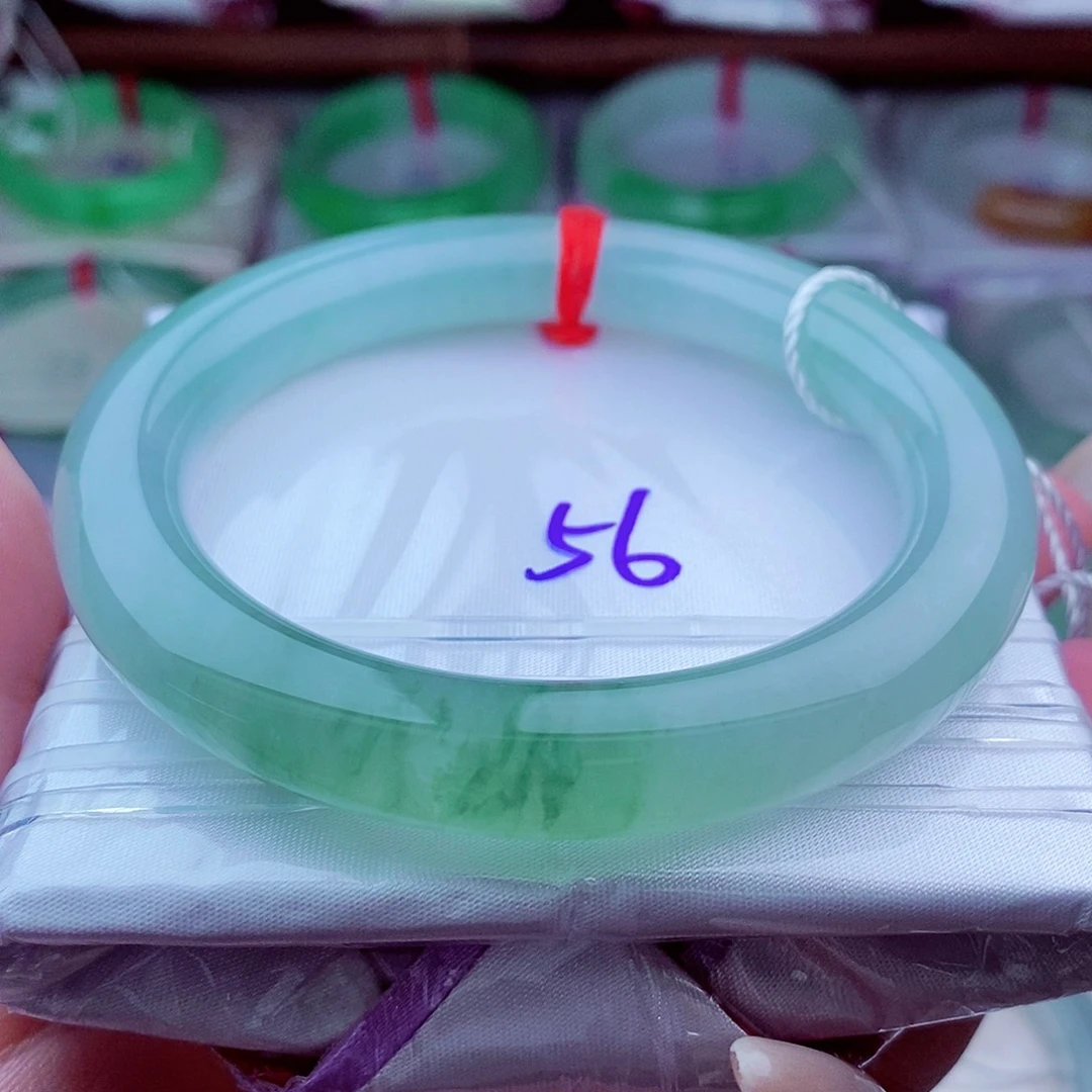 翡翠手镯未镶嵌冰透蓝绿底飘花圆条（430编）