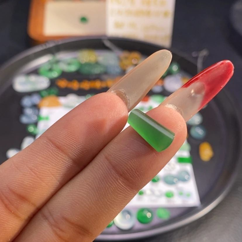 【闪购商品】翡翠挂件未镶嵌柱子