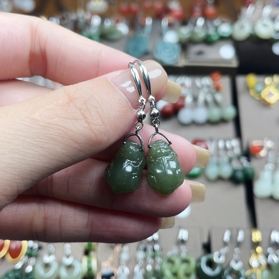 和田玉银S925镶嵌耳饰貔貅