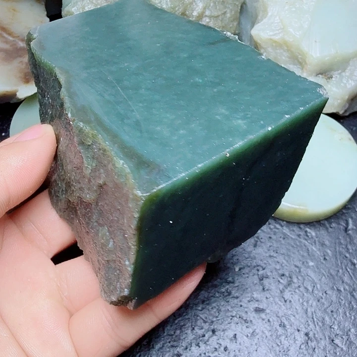 和田玉（糖玉）未镶嵌珠宝奇石