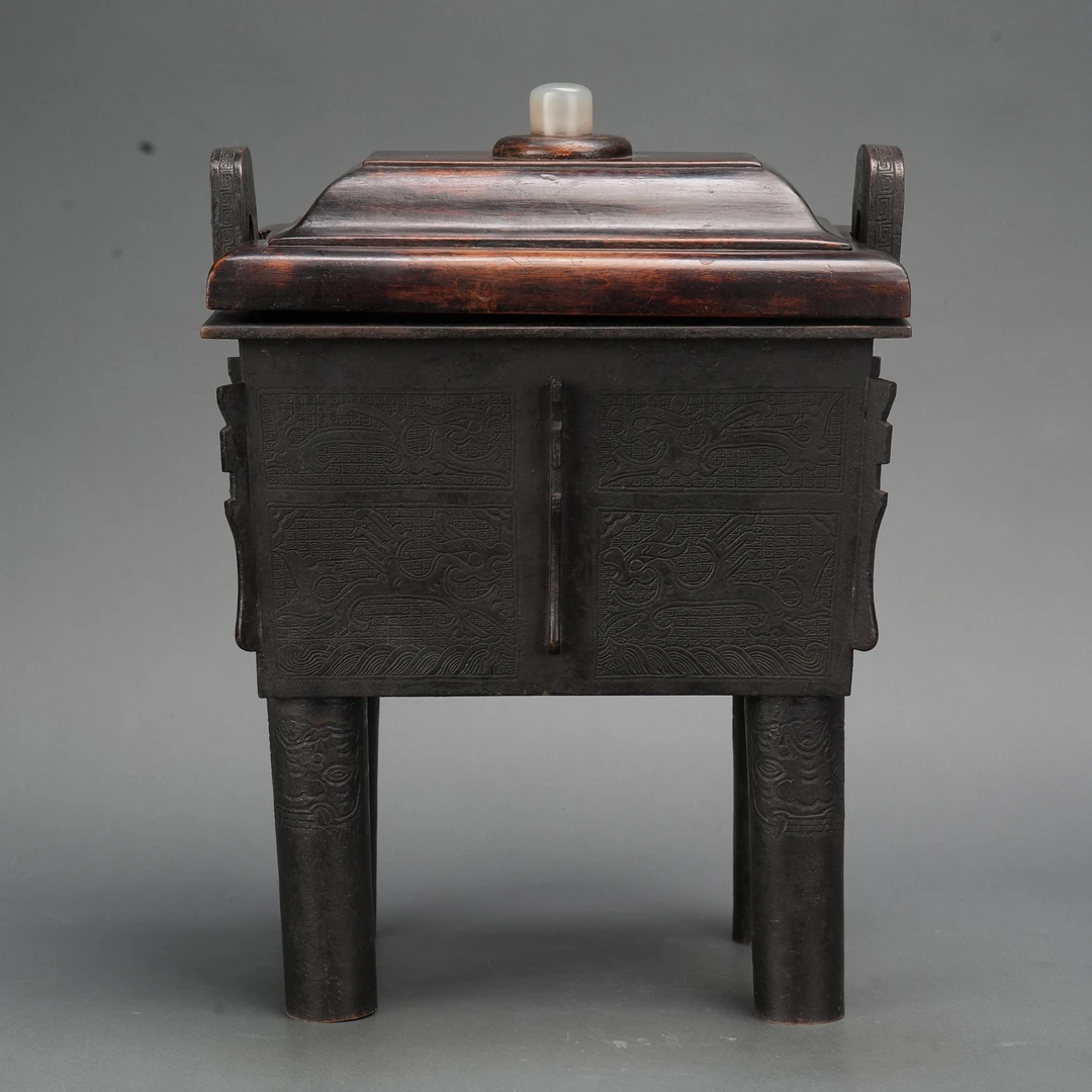 LOT 030727明代 仿古夔龙纹铜方鼎【古董拍卖】