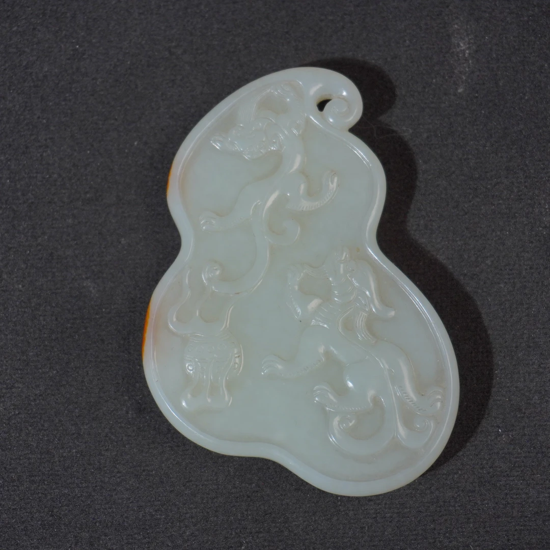 2NT1 清 和田玉双龙戏珠葫芦牌