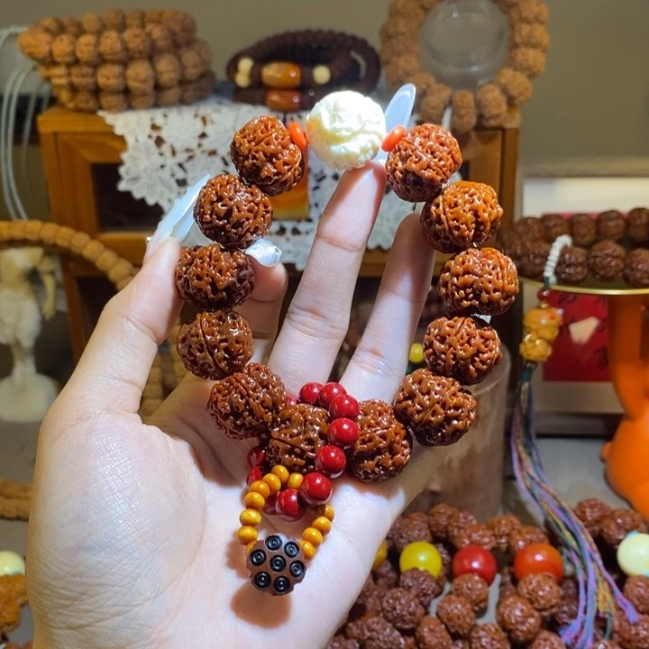 金刚菩提手串215玉华满肉白龙朱跑环一物