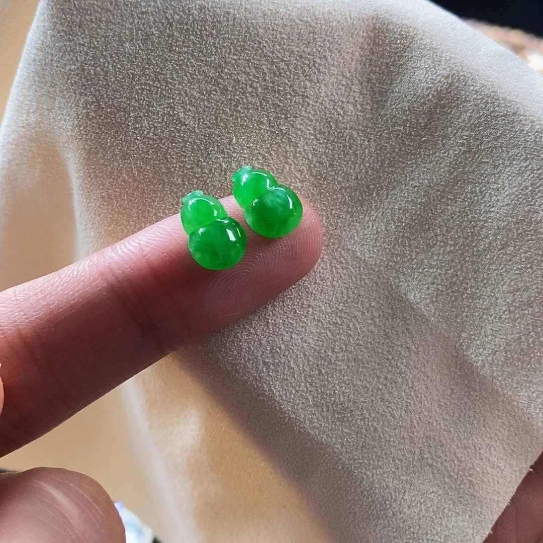 散珠翡翠一对冰阳绿