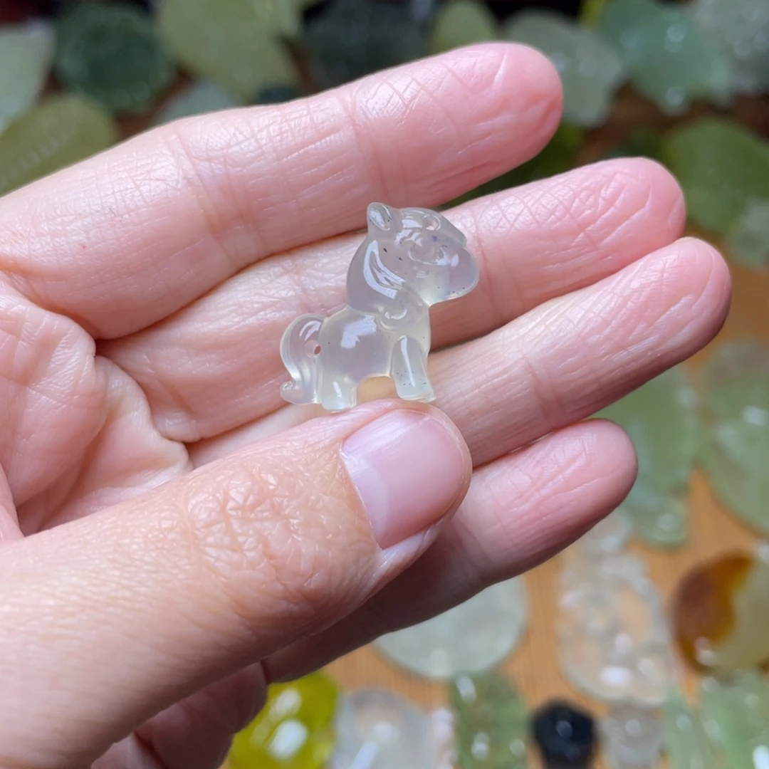 贺***嘿蛇纹石玉未镶嵌吊坠
