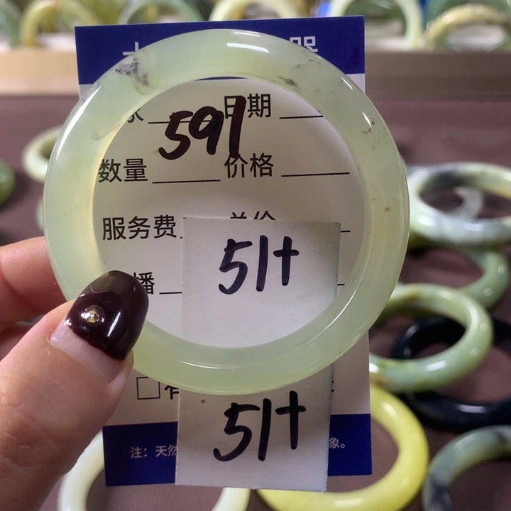 蛇纹石玉未镶嵌手镯591