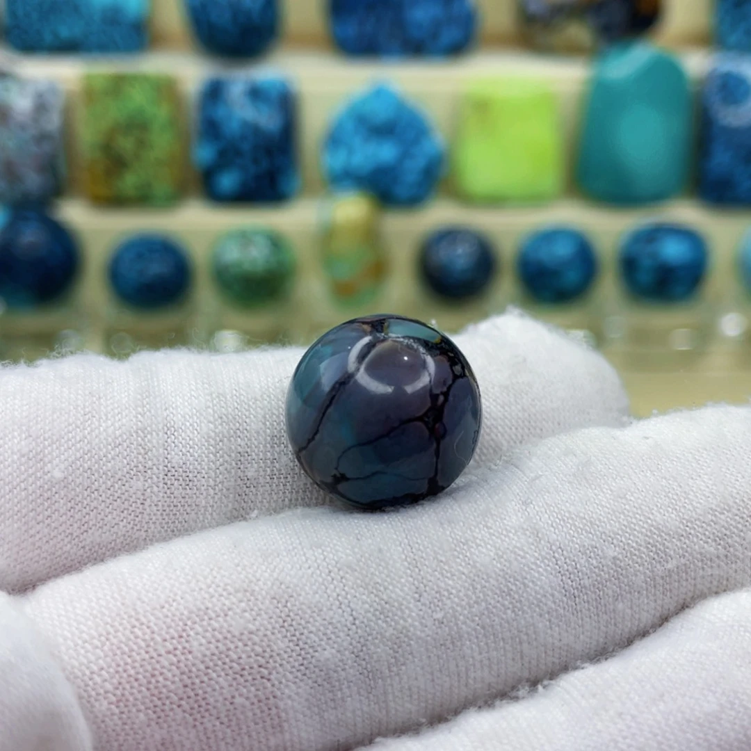 未镶嵌绿松石颈饰