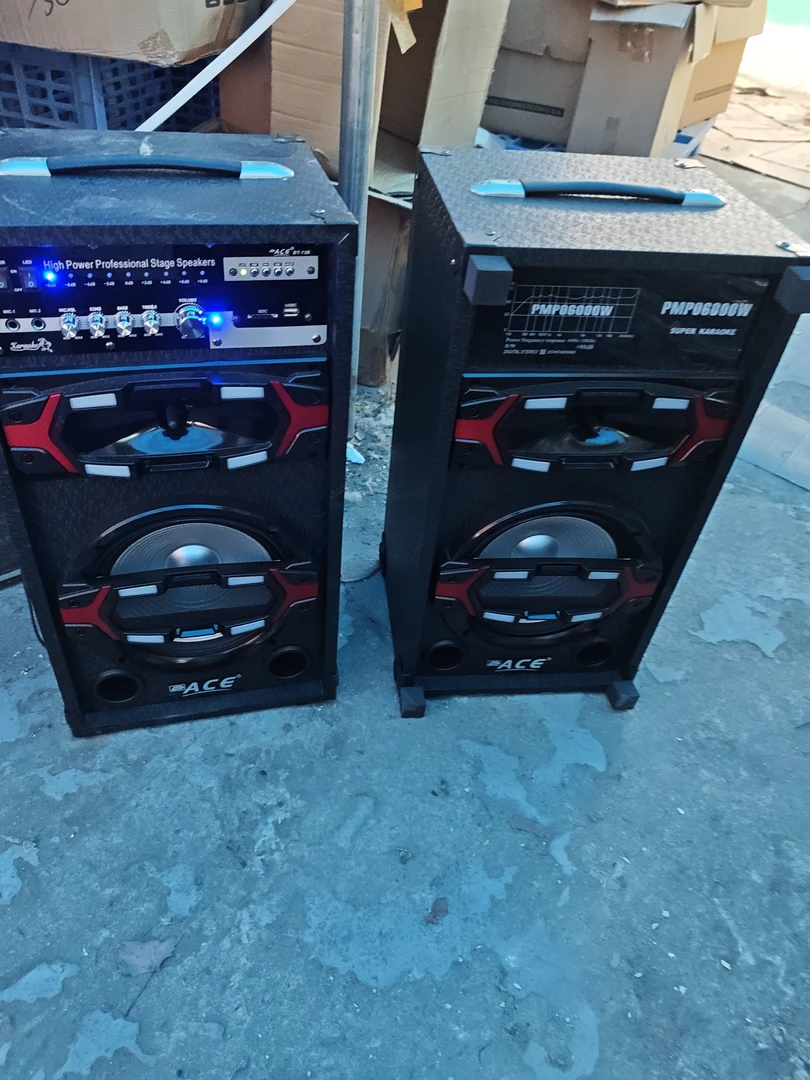 8新  10寸有源音箱一对的价格不包邮。