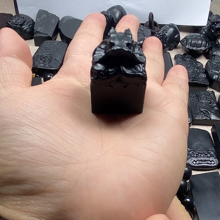 和田玉（墨玉）未镶嵌手链