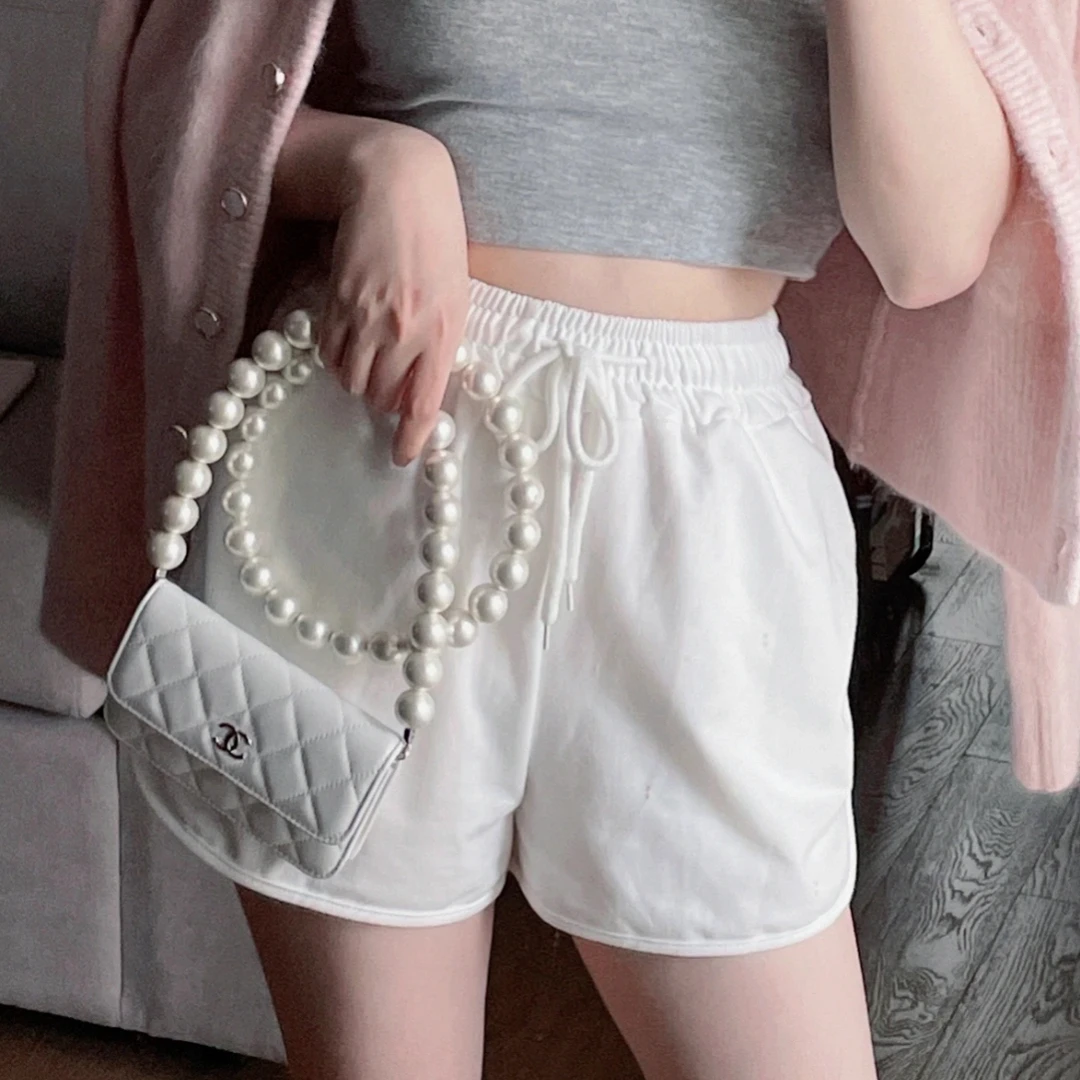 95新 Chanel/香奈儿 95新-白色银扣小牛皮珍珠链条斜挎包 31开