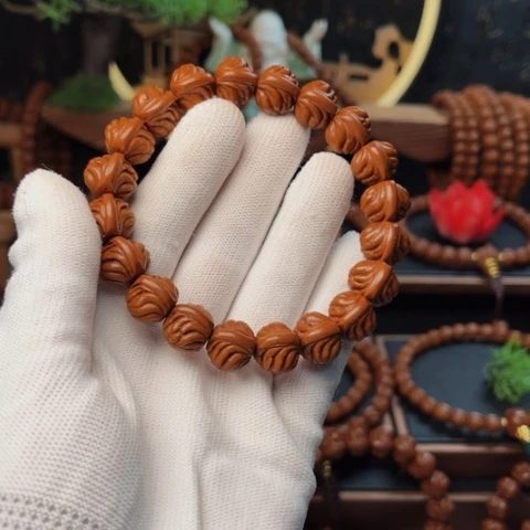 吊坠桃核山****峰14顶货双脊龙手串