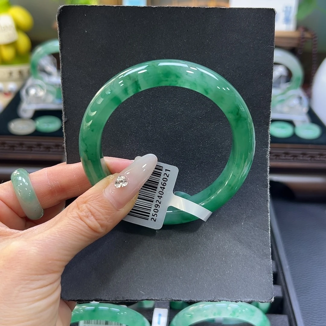 石英质玉（非洲翠）未镶嵌手镯57-58